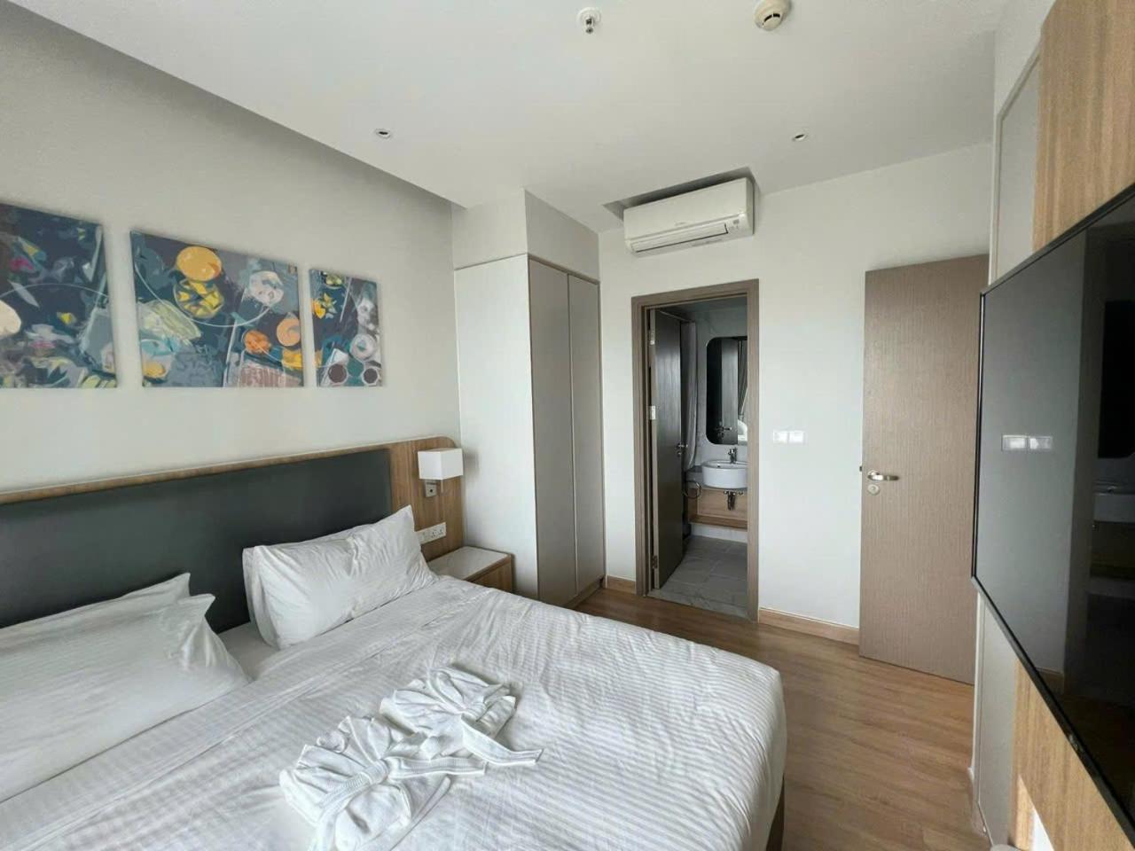 Lusso Suites - D1Mension & Zenity Residence, Sg'S Heart Хошимин Экстерьер фото