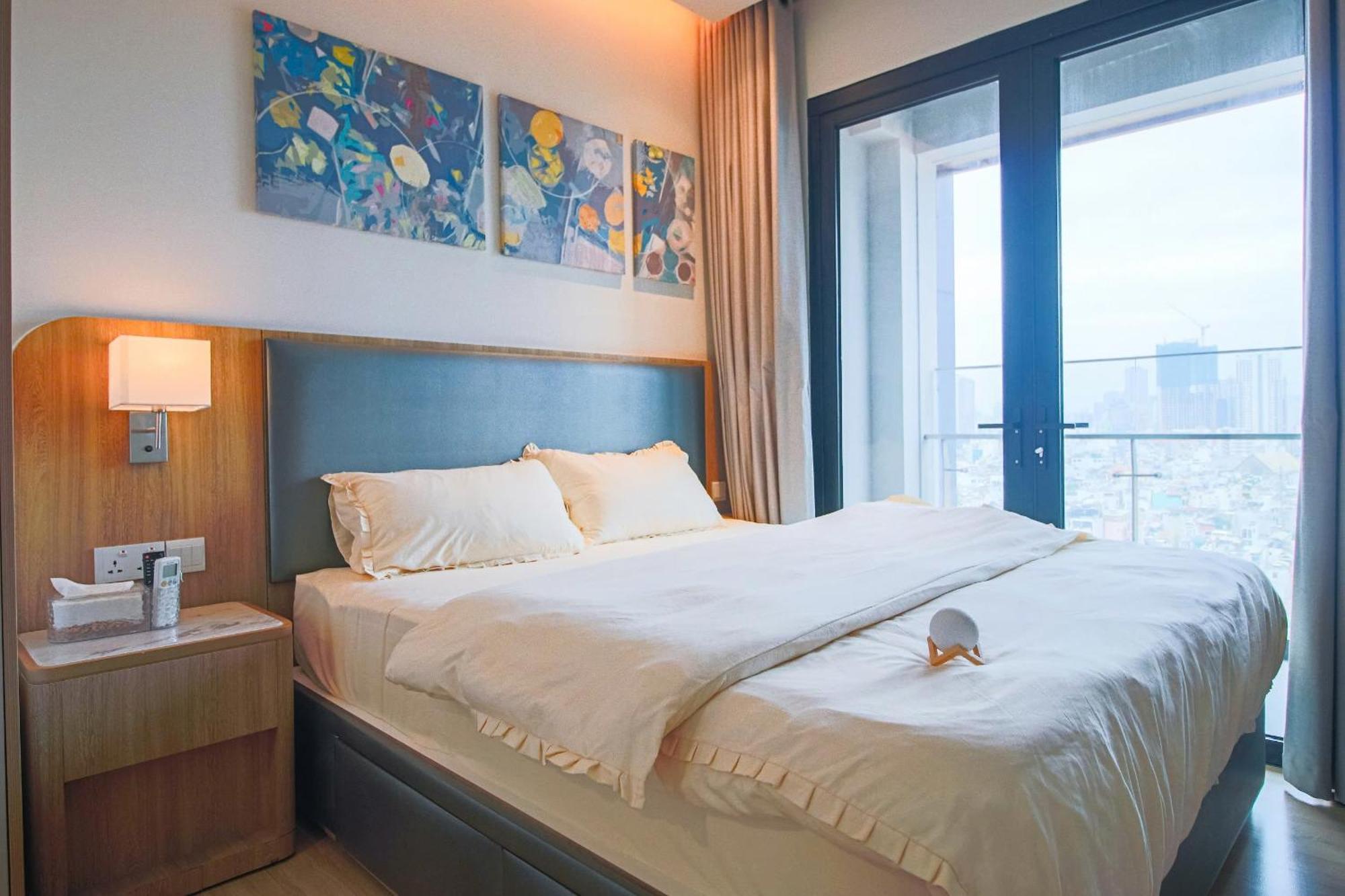 Lusso Suites - D1Mension & Zenity Residence, Sg'S Heart Хошимин Экстерьер фото