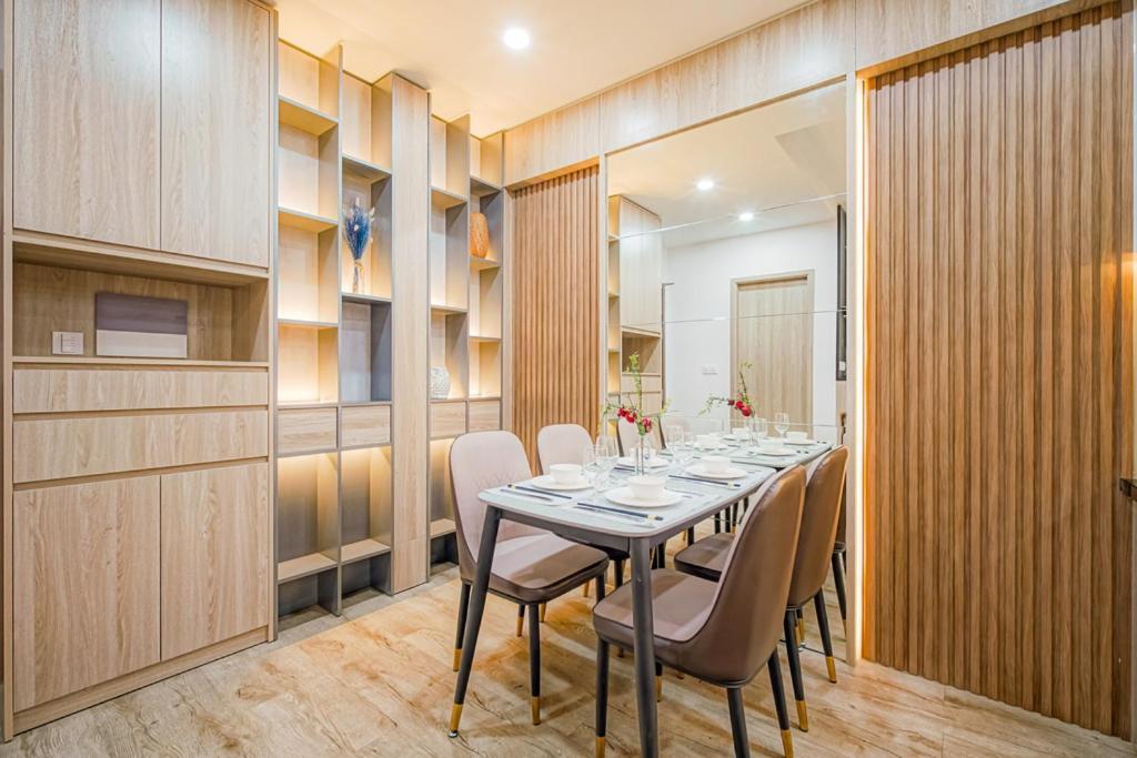 Lusso Suites - D1Mension & Zenity Residence, Sg'S Heart Хошимин Экстерьер фото